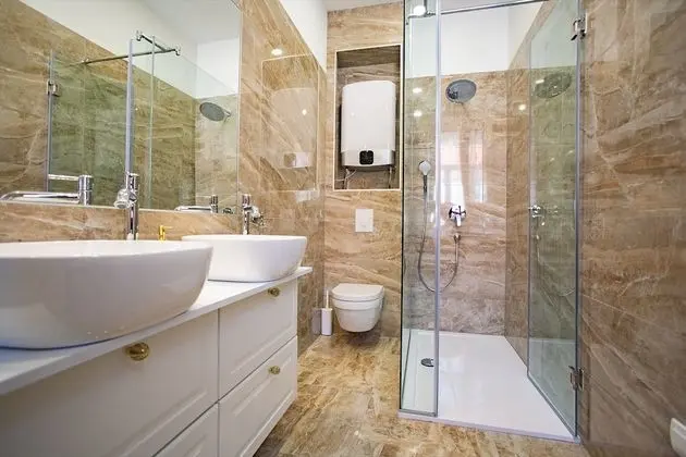 City Tek Büyük Yataklı Oda, 1 En Büyük (King) Boy Yatak (2)