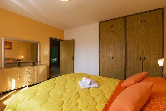 Villa (Four-Bedroom Apartment with Private P)