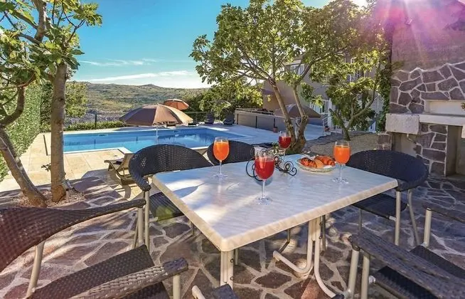 Villa (Four-Bedroom Apartment with Private P)