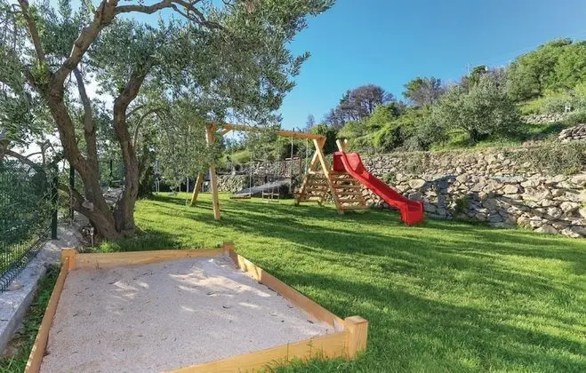 Villa (Four-Bedroom Apartment with Private P)