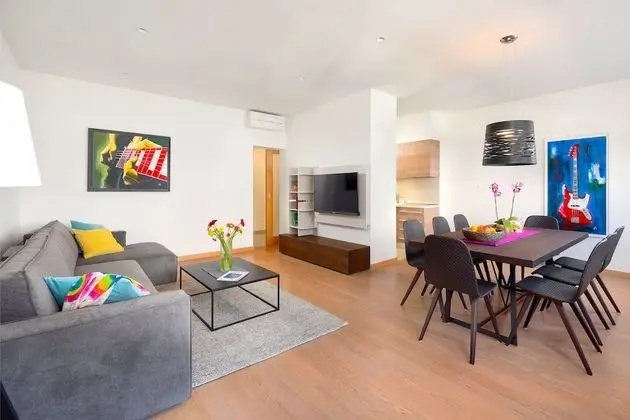 Grand Apart Daire, Şehir Manzaralı