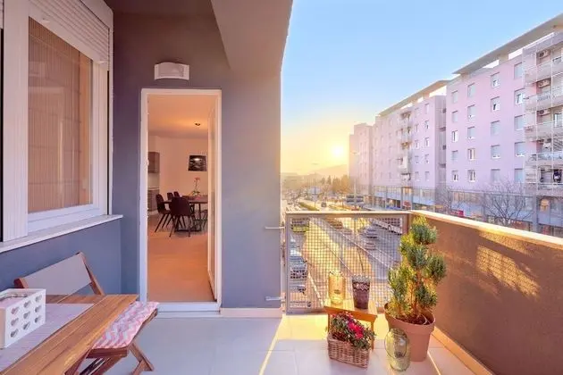 Grand Apart Daire, Şehir Manzaralı