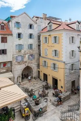 Standard Tek Büyük Yataklı Oda