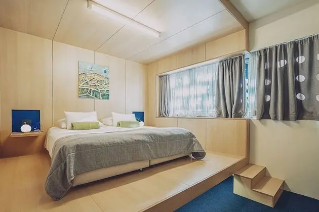 Standard Tek Büyük Yataklı Oda, Kısmi Deniz Manzaralı