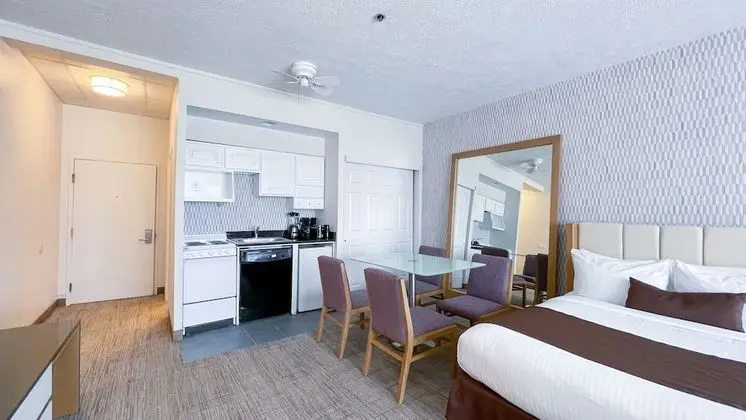 Town Center Junior Suite With Kitchen