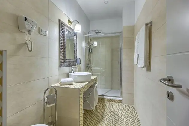 Standard Oda, 1 Büyük (Queen) Boy Yatak, Sigara İçilmez