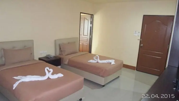 Connecting Room