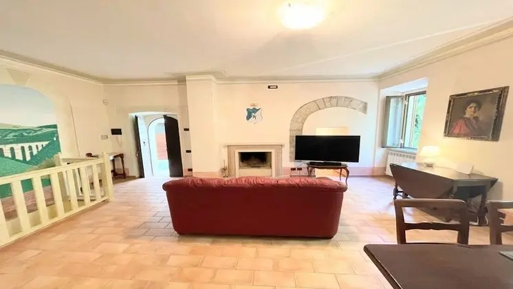 Villa, 5 Yatak Odası, Şömine
