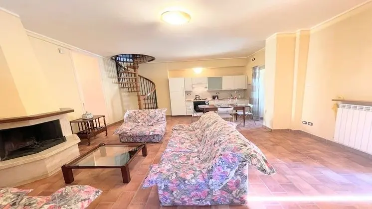 Villa, 5 Yatak Odası, Şömine
