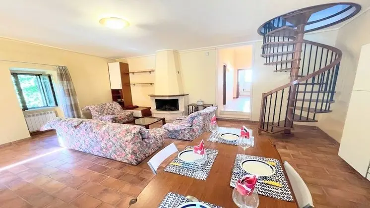 Villa, 5 Yatak Odası, Şömine