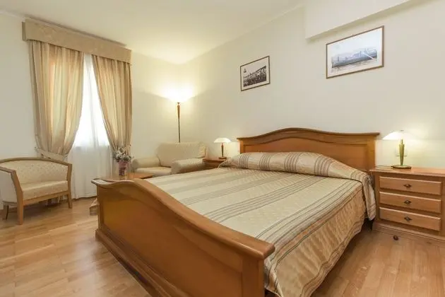 Tek Büyük Yataklı Oda, Balkon, Deniz Manzaralı