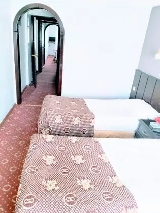 Çift Kişilik, Şehir Manzaralı