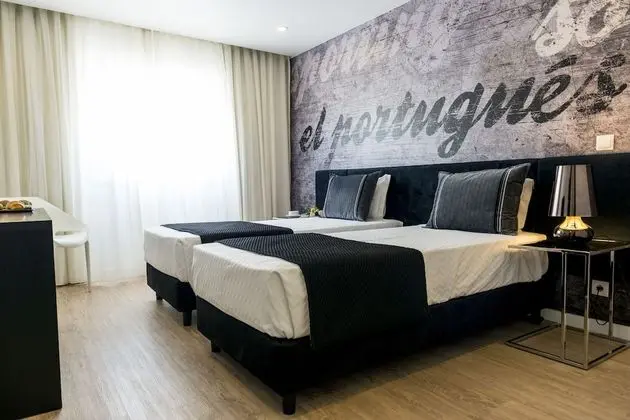 Basic Tek Büyük veya İki Ayrı Yataklı Oda