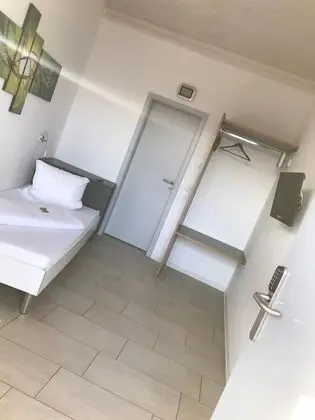 Tek Kişilik Oda, 1 Tek Kişilik Yatak