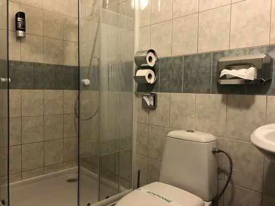 Üç Kişilik Oda