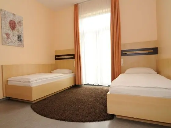 Tek Büyük veya İki Ayrı Yataklı Oda