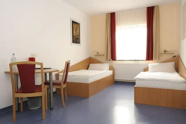 Tek Büyük veya İki Ayrı Yataklı Oda