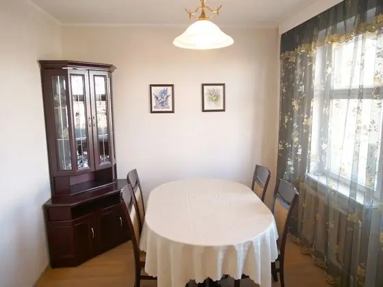 Apart Daire, 2 Yatak Odası, Küçük Mutfak