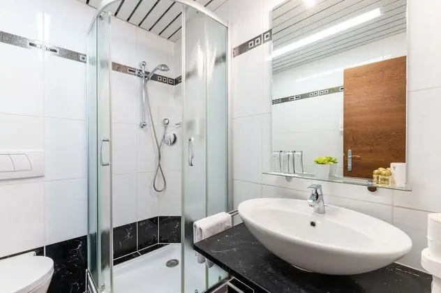 Classic Tek Büyük Yataklı Oda, Balkon, Dağ Manzaralı (Serlesblick)