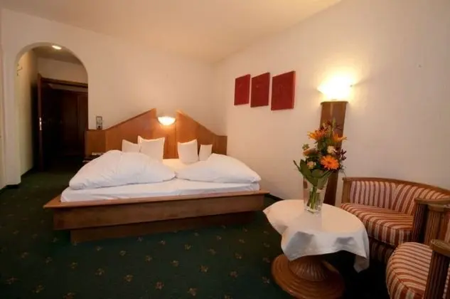 Classic Tek Büyük Yataklı Oda, Balkon, Dağ Manzaralı (Serlesblick)