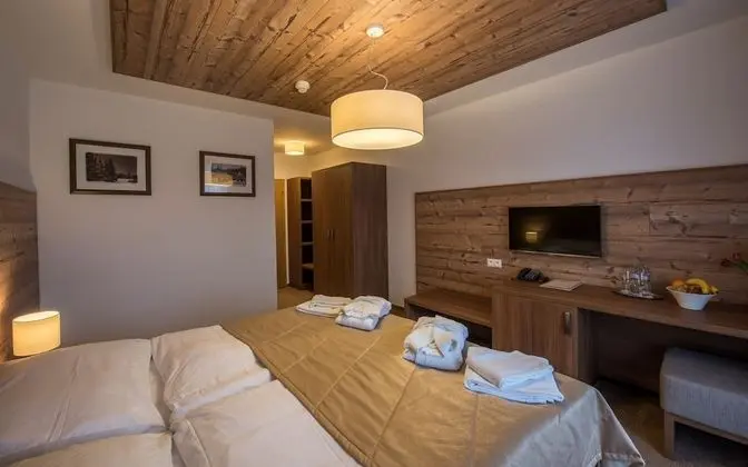 Standard Tek Büyük veya İki Ayrı Yataklı Oda, Özel Banyo, Tepe Manzaralı