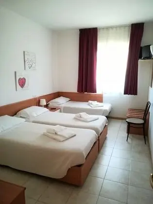 Standard Üç Kişilik Oda