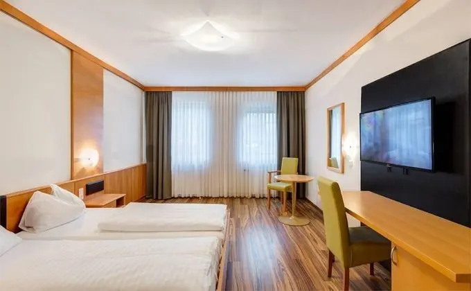 Tek Büyük Yataklı Oda, Bahçe Manzaralı