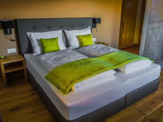 Tek Büyük Yataklı Oda, Balkon