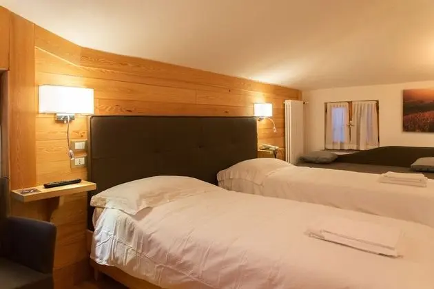 Oda, 1 Büyük (Queen) Boy Yatak