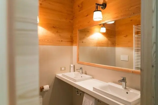 Oda, 1 Büyük (Queen) Boy Yatak