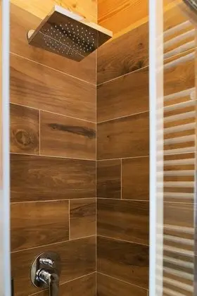 Üç Kişilik Oda, Birden Çok Yatak