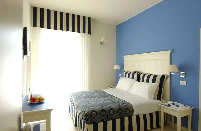 Tek Büyük veya İki Ayrı Yataklı Oda, Balkon