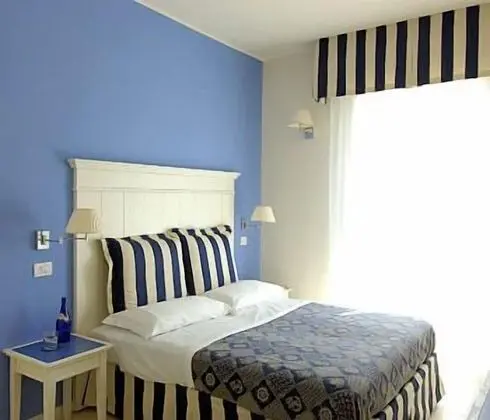 Tek Büyük veya İki Ayrı Yataklı Oda, Balkon