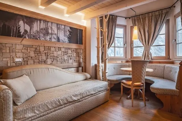 Luxury Tek Büyük Yataklı Oda