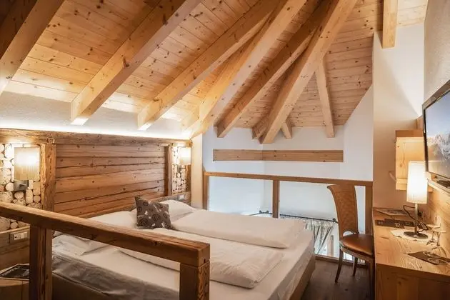 Luxury Tek Büyük Yataklı Oda