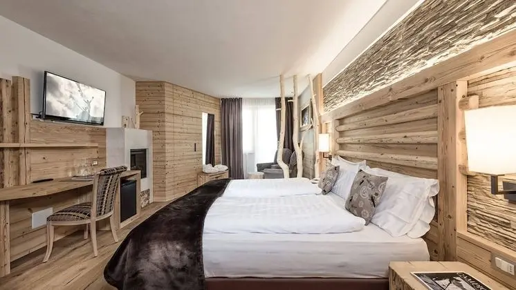 Luxury Tek Büyük Yataklı Oda