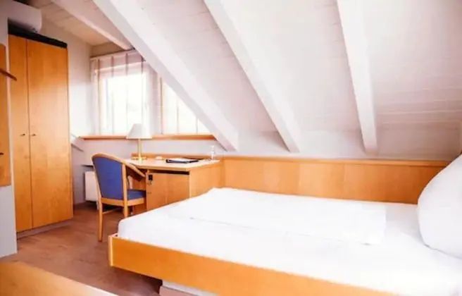 Classic Tek Büyük Yataklı Oda