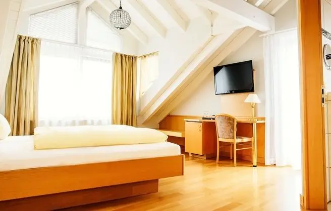 Comfort Tek Büyük Yataklı Oda