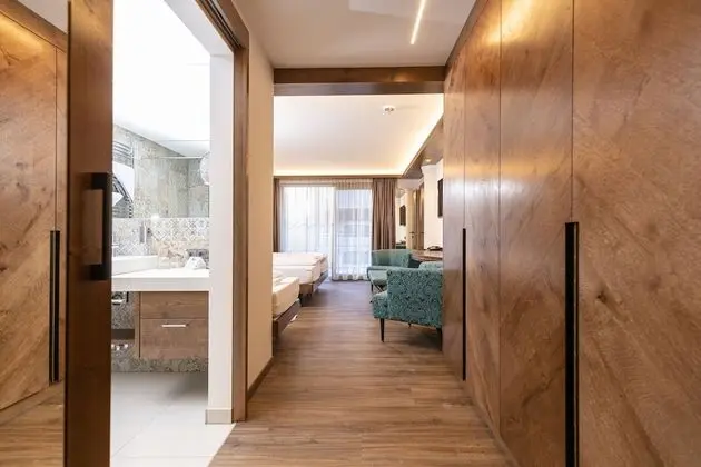 Junior Süit, Balkon, Dağ Manzaralı