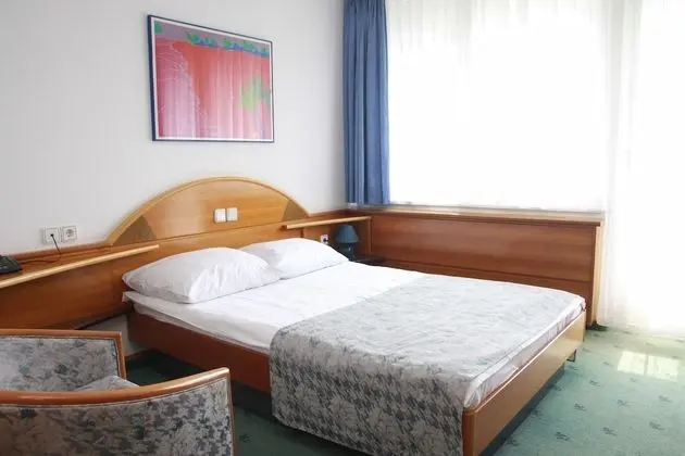 Tek Büyük Yataklı Oda, Balkon