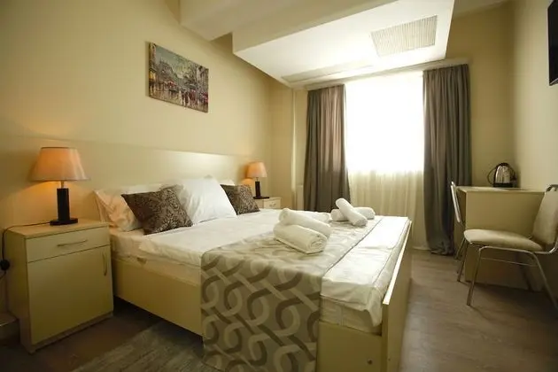 Standard Tek Büyük Yataklı Oda