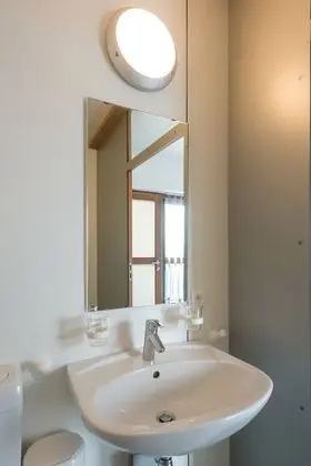 Büyük Yataklı Tek Kişilik Oda