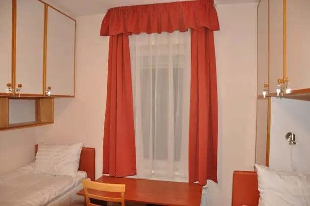 Standard Oda, 2 Tek Kişilik Yatak, Avlu Manzaralı