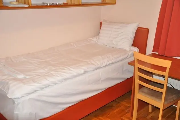 Standard Oda, 2 Tek Kişilik Yatak, Avlu Manzaralı