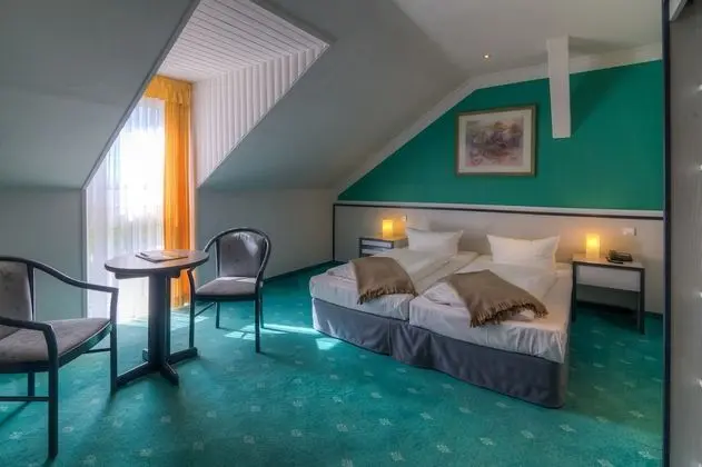 Standard Tek Büyük Yataklı Oda