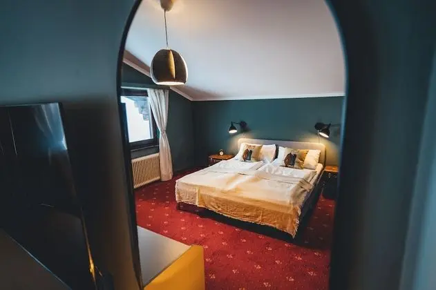 Classic Tek Büyük Yataklı Oda