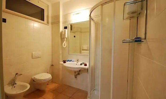 Tek Büyük veya İki Ayrı Yataklı Oda, Balkon, Deniz Manzaralı