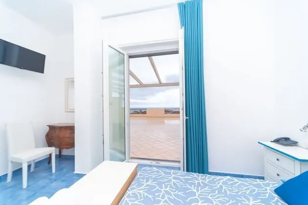 Superior Tek Büyük Yataklı Oda, Deniz Manzaralı