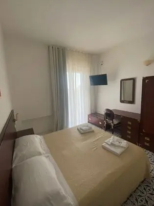 Tek Büyük veya İki Ayrı Yataklı Oda, Deniz Manzaralı