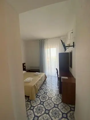 Tek Büyük veya İki Ayrı Yataklı Oda, Deniz Manzaralı